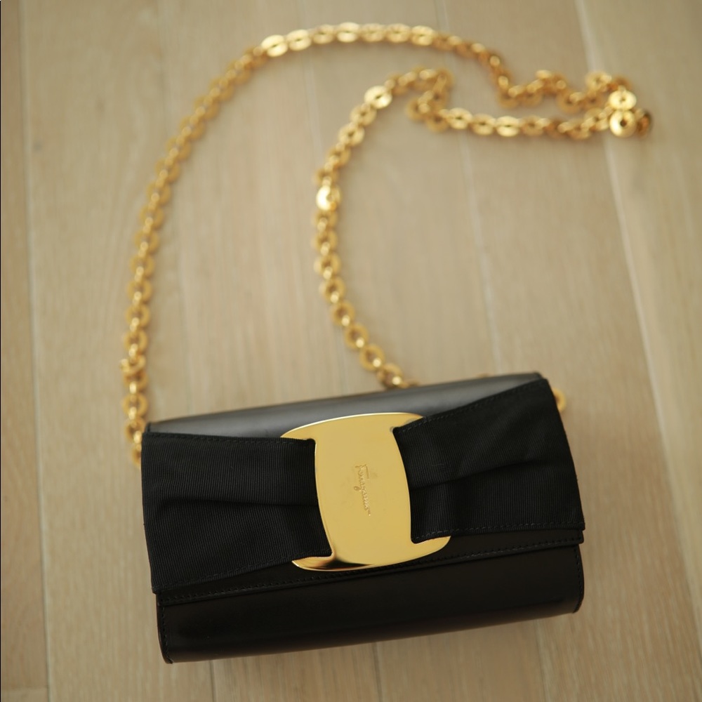 Salvatore Ferragamo Leather Vara Bow Chain Bag